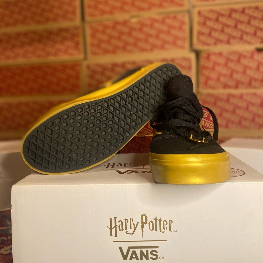VANS X HARRY POTTER ( Golden Snitch )